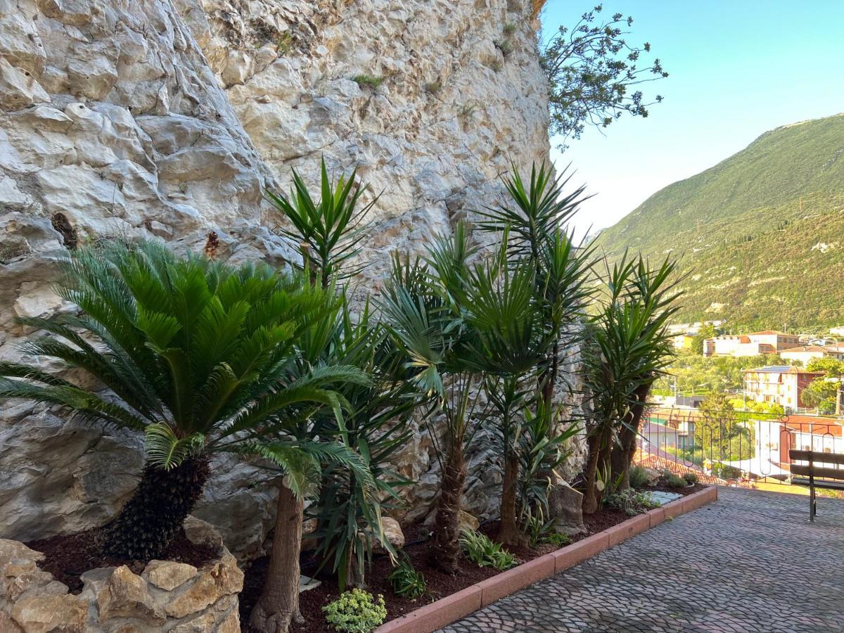 Ferienwohnung Amazing View Malcesine Exterior foto